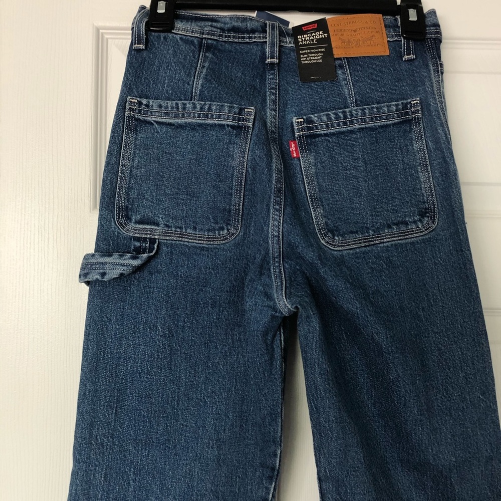 Levi’s Rib cage straight ankle jeans